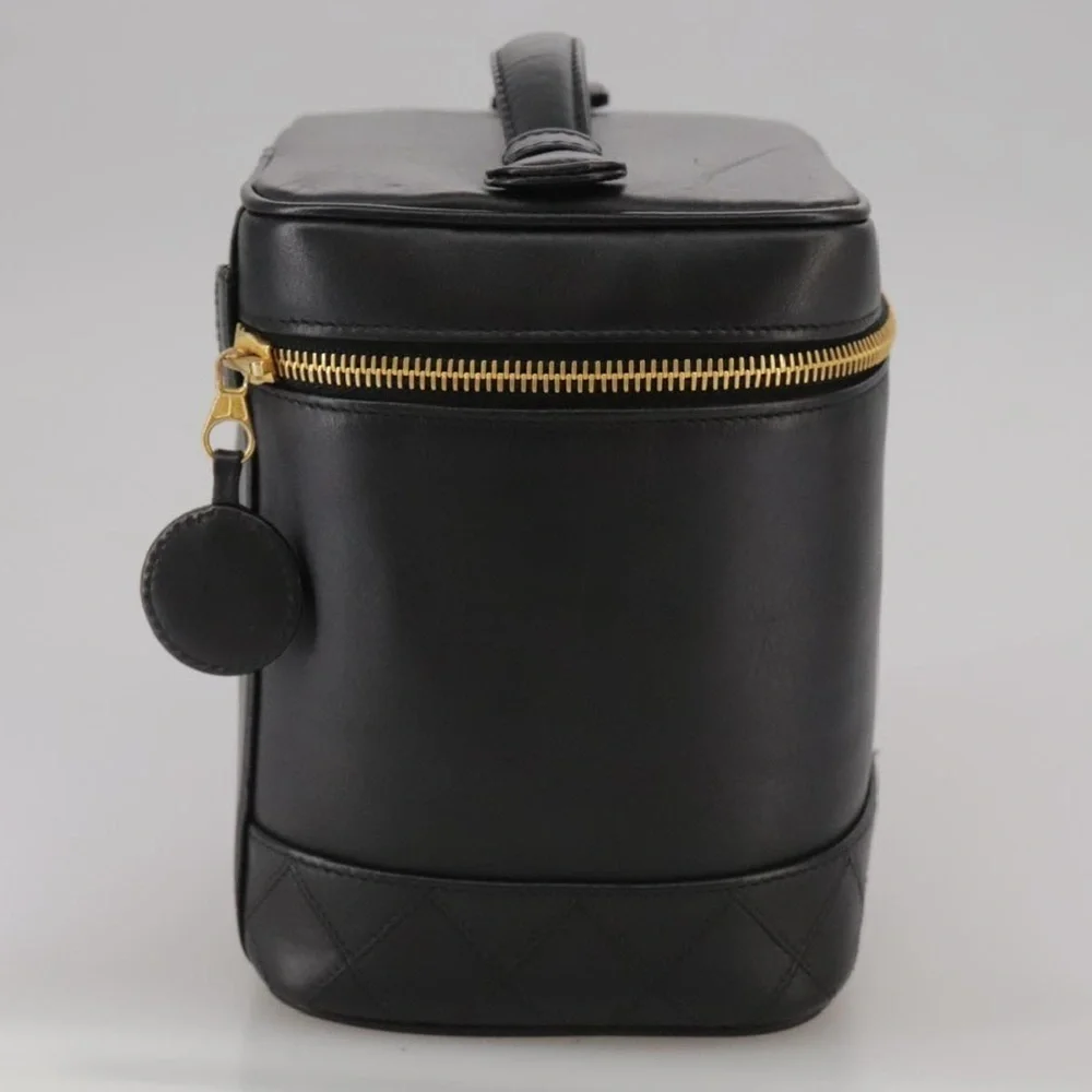 CHANEL CC Logo Grained Calfskin Cosmetics Vanity Hand Bag - Picture 1 of 16